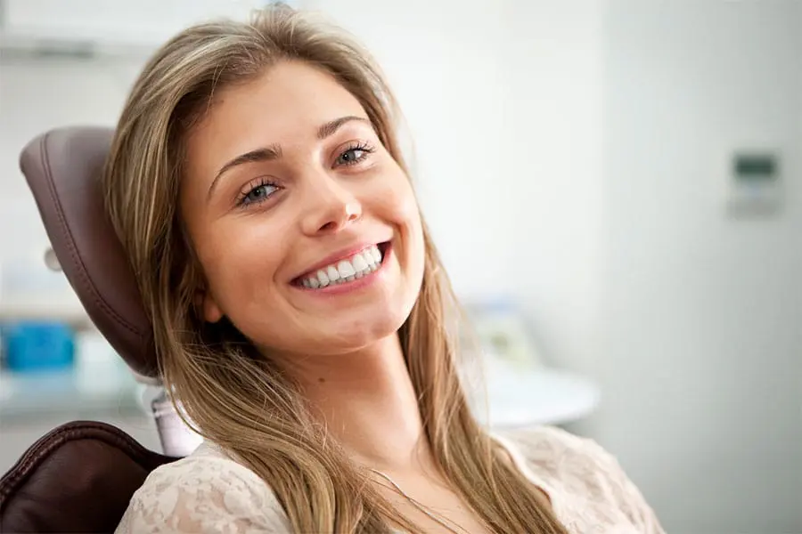 woman-smiling-dental