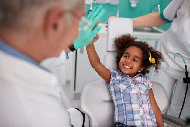child-breaks-tooth